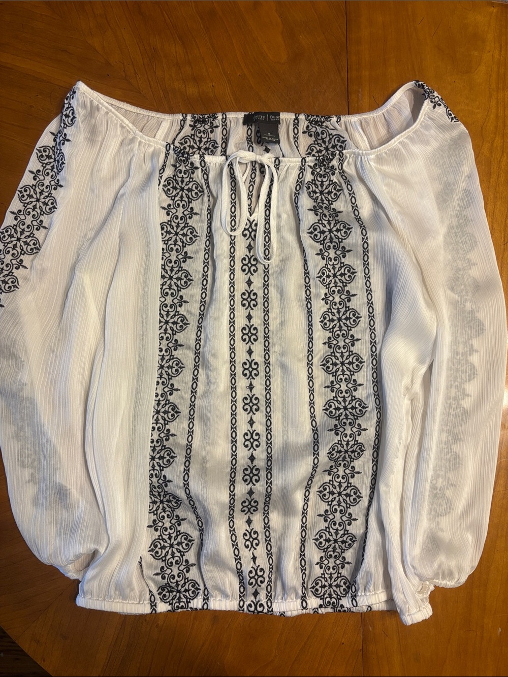 White House Black Market White & Black Embroidered Peasant Blouse Size 8